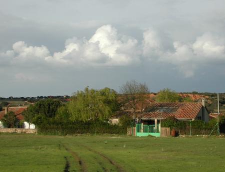 Imagen Aldeanueva del Monte, vista parcial del caserío