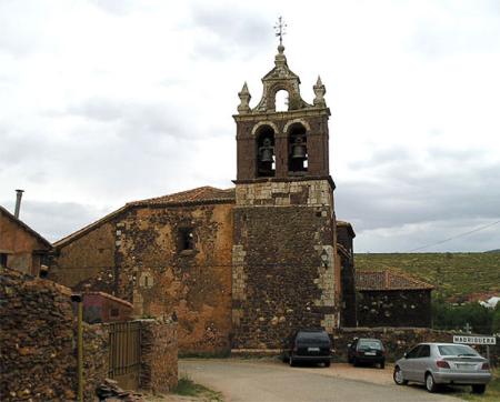 Imagen Iglesia de San Pedro Apóstol (cara oeste)