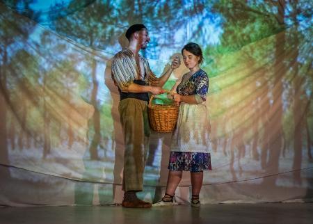 Imagen Festeamus, Los Tomillares, Ponte a la Cola y Con Dos o Varios inauguran en el Teatro Juan Bravo una nueva edición de la Muestra Provincial