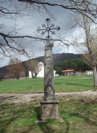Cruz camino viejo Hontanares