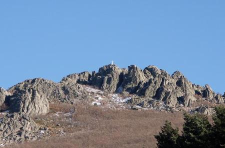 IMAGEN DE la Cruz y la fuente de las Tres Gotas