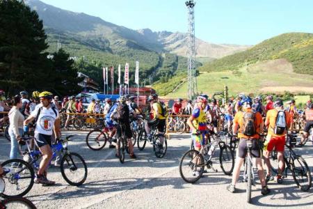 Salida de la Bike Maratón. La Pinilla