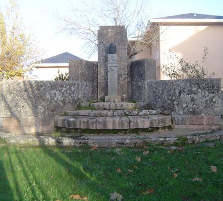 Monumentoal Doctor D. Antonio García  Tapia